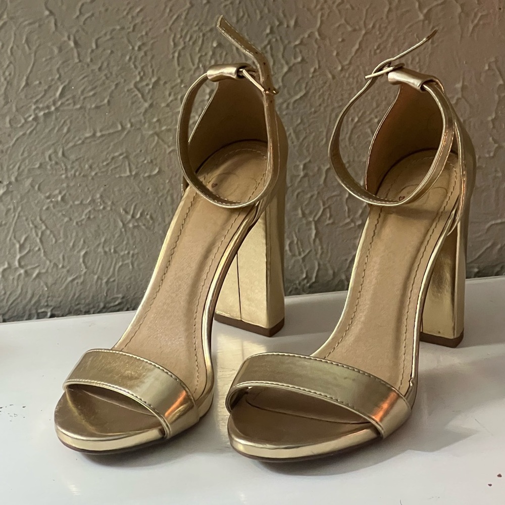 Gold Heels ✨